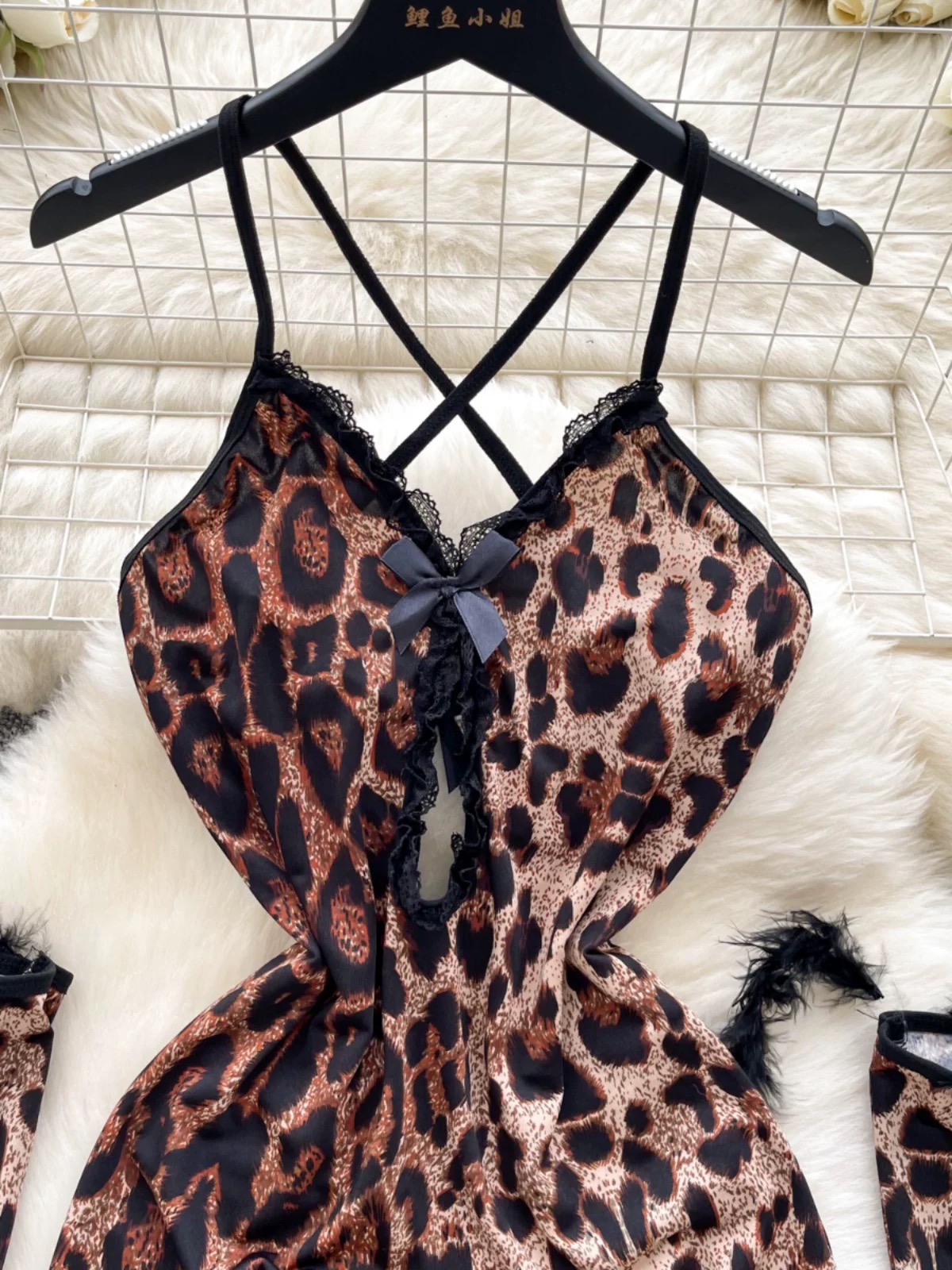 I am the moment dress CBC1056 images